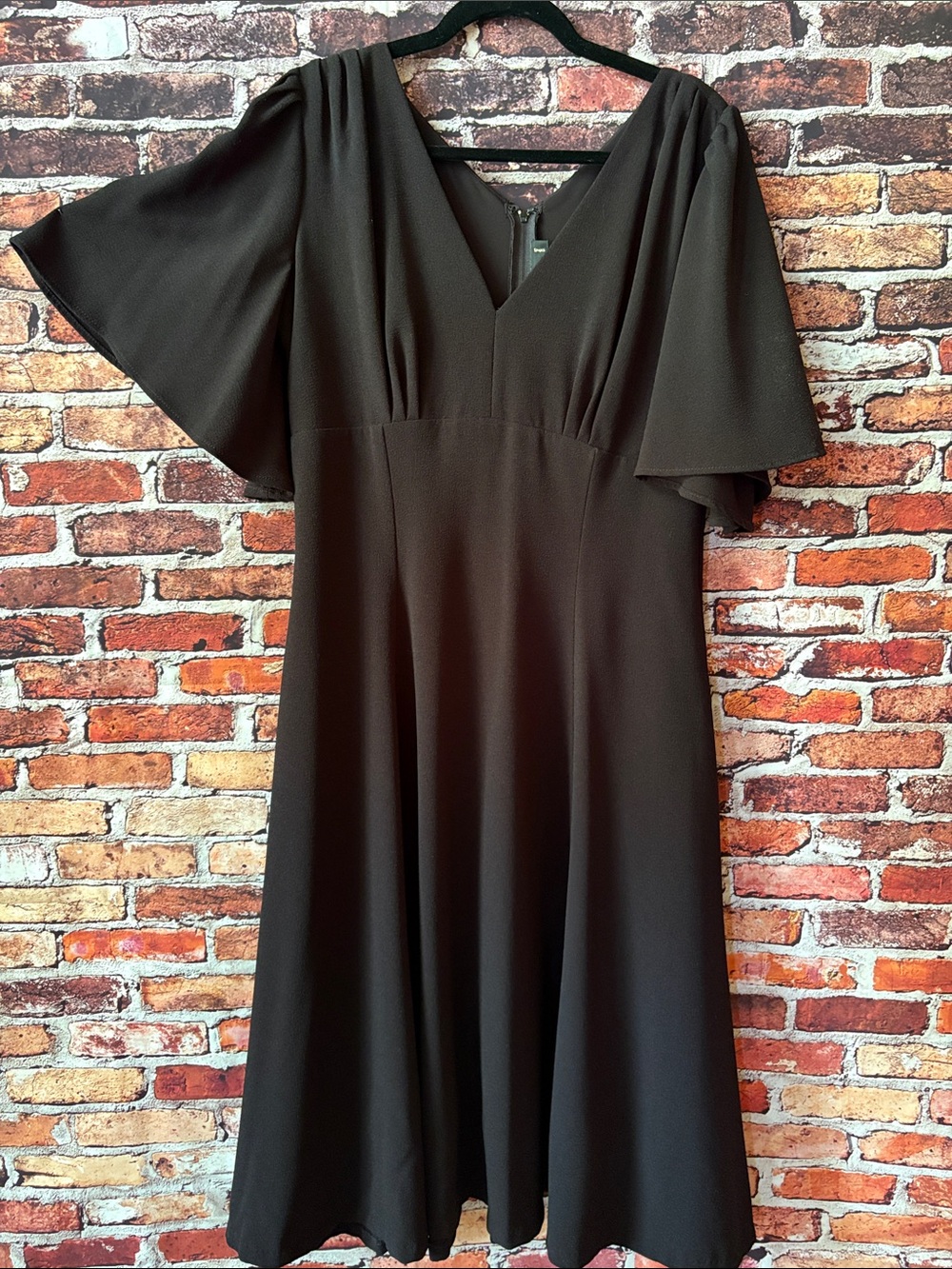 Laura Byrnes Classic V-Neck Black Midi Dress with Flutter Sleeves Size XL